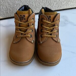 Toddler utility boots